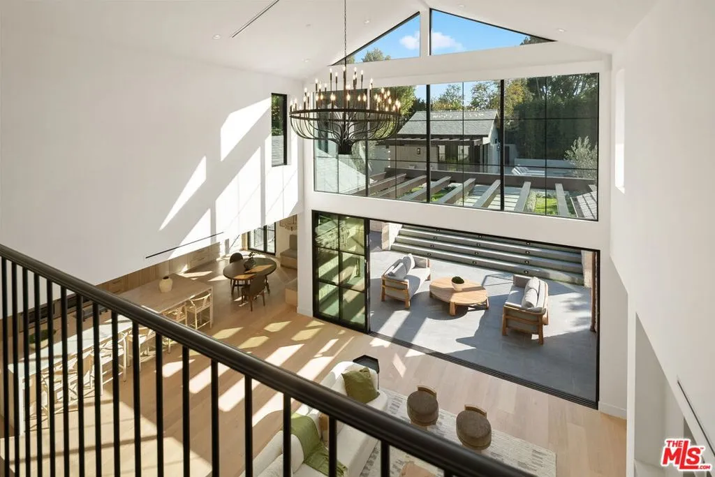 10444 Charing Cross Road, Los Angeles, California 90024 home-pic-30